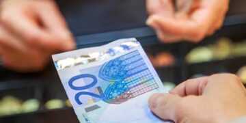 Cash blijft koning: dit EU-land weigert digitaal te betalen, en dit is waarom