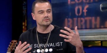 Deze bekende Nederlander laat niets heel van TVOH jurylid Dinand Woesthoff: “pannetje boerenkool!”