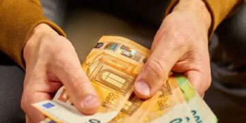 Dit moet je 10 jaar lang elke maand opzij leggen om €100.000 te sparen (het is minder dan je denkt)