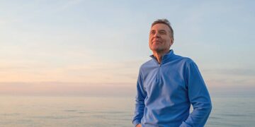 Man die zes minuten klinisch dood was deelt bizarre ervaring over het hiernamaals