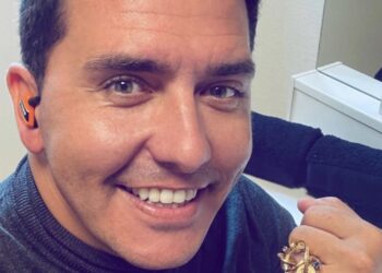 Net binnen: familielid doet boekje open over liefdesrelatie van Jan Smit en Corine