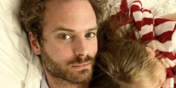 Jim Bakkum doet wel een hele bijzondere opmerking over zijn 3e kind… en dat nog wel op haar verjaardag!