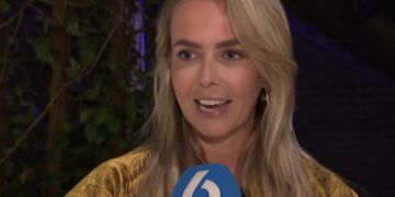 Heftig: Monique Smit doet voor het eerste boekje open over haar jeugd met Jan Smit. ‘Alles draaide om Jan’