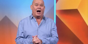 Pijnlijke momenten voor Paul de Leeuw (63): zelfs vrienden kijken niet meer…