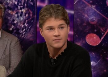 Manager Samuel Welten (19) brengt wel heel heftig nieuws over de zanger naar buiten… ‘Stevig drankprobleem’