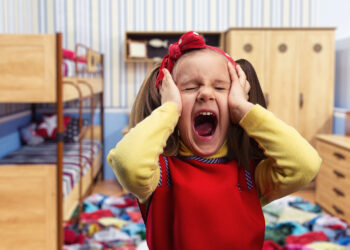 Dit zijn de fysieke gevolgen van stress bij kinderen die jaren later pas naar voren komen