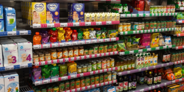 Ouders opgelet: ‘Grote zorgen om babyproducten uit de supermarkt na nieuw onderzoek’