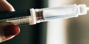 Waarom online peptiden kopen risico’s met zich meebrengt