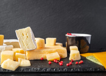 Dit is hoe brie of oude kaas jou een betere nachtrust kunnen geven
