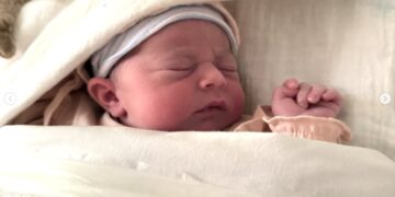 Geweldig babynieuws: realityster verwelkomd dochtertje (met deze te lieve foto’s)