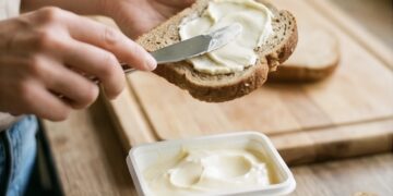 Dit is waarom smeerkaas zo slecht voor je is