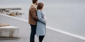 Toekomstige ouders Matthias en Romy verliezen plots al hun spaargeld