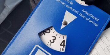 Let op: heb je een verouderde parkeerschijf? Dat kan je deze hoge boete opleveren