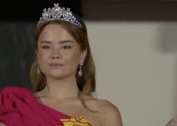 Iedereen zegt hetzelfde over prinses Ariane tijdens eerste staatsbanket met de Japanse keizer