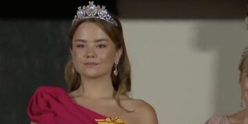 Iedereen zegt hetzelfde over prinses Ariane tijdens eerste staatsbanket met de Japanse keizer