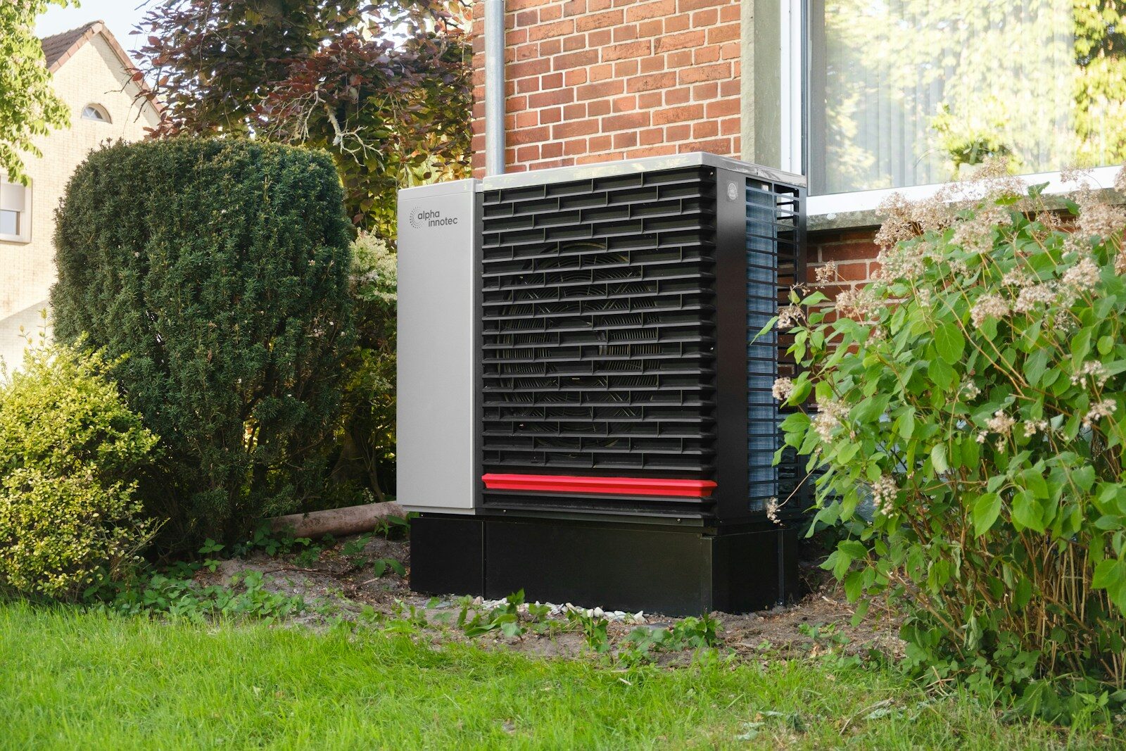 Overweeg jij een thuisbatterij en vraag je je af of het zich terugverdient? Dit moet je weten!