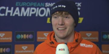 Net binnen: shorttracker Sven Roes na vermissing gezond terug in Nederland