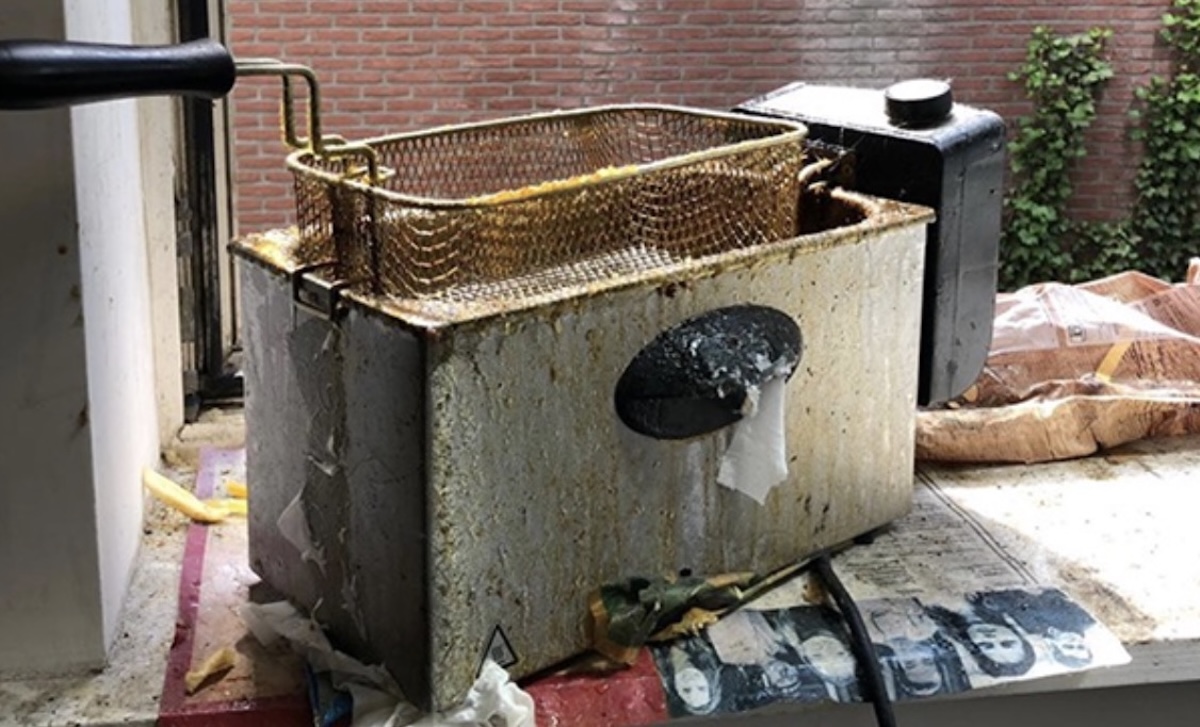 Dit zijn de ernstige gezondheidsrisico’s van een vieze frituurpan