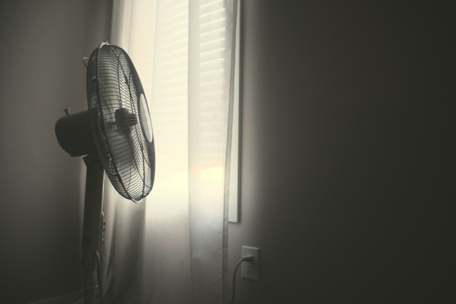 Dit is waarom je vanavond nog een ventilator in de slaapkamer moet zetten…